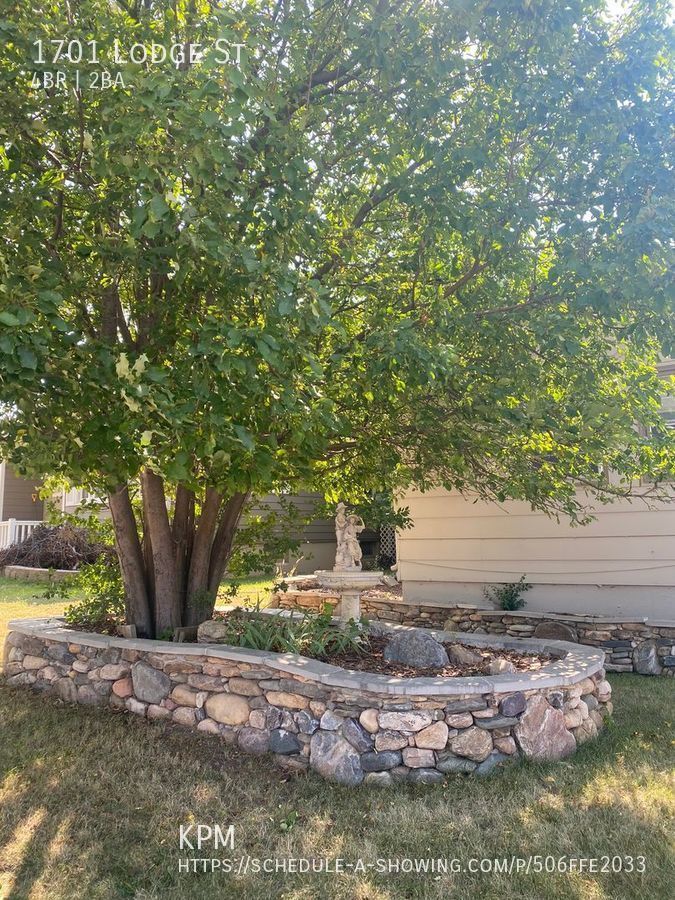 4 BED | 1.5 BATH | HOME | CARPORT | WEST property image