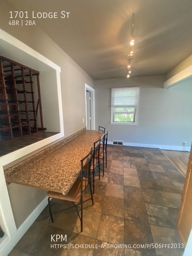 4 BED | 1.5 BATH | HOME | CARPORT | WEST property image