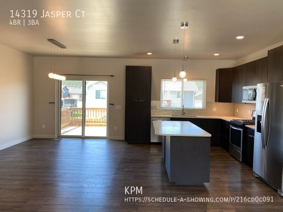 4 BED | 3 BATH | SPLIT FOYER | DOUBLE GARAGE | PET NEGOTIABLE | SUMMERSET property image