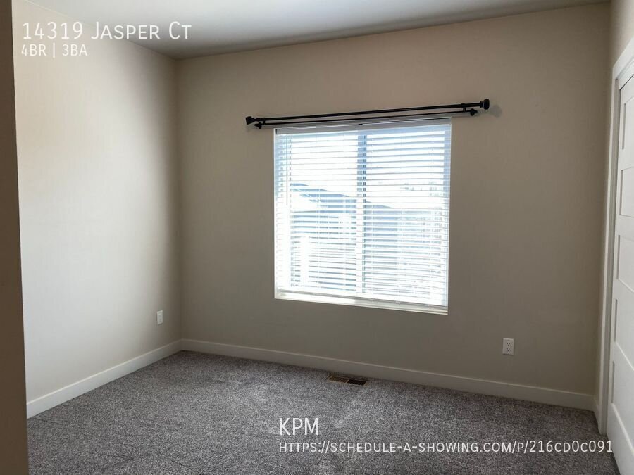 4 BED | 3 BATH | SPLIT FOYER | DOUBLE GARAGE | PET NEGOTIABLE | SUMMERSET property image