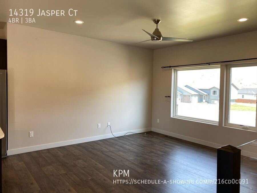4 BED | 3 BATH | SPLIT FOYER | DOUBLE GARAGE | PET NEGOTIABLE | SUMMERSET property image
