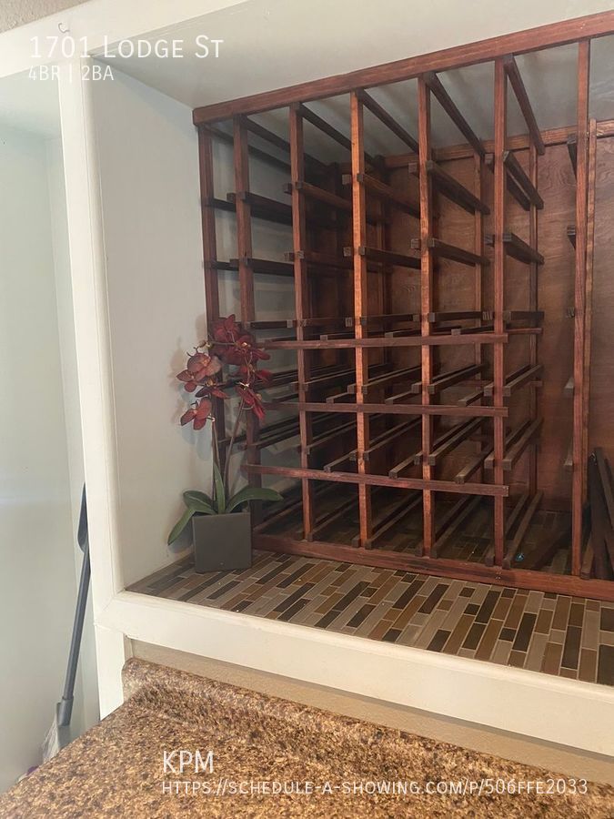 4 BED | 1.5 BATH | HOME | CARPORT | WEST property image