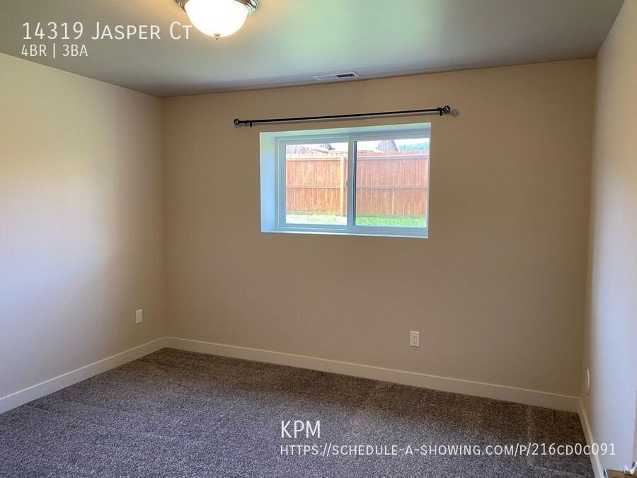 4 BED | 3 BATH | SPLIT FOYER | DOUBLE GARAGE | PET NEGOTIABLE | SUMMERSET property image