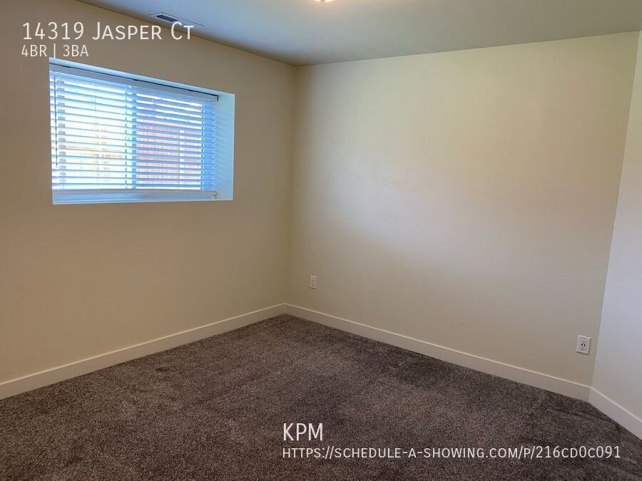 4 BED | 3 BATH | SPLIT FOYER | DOUBLE GARAGE | PET NEGOTIABLE | SUMMERSET property image