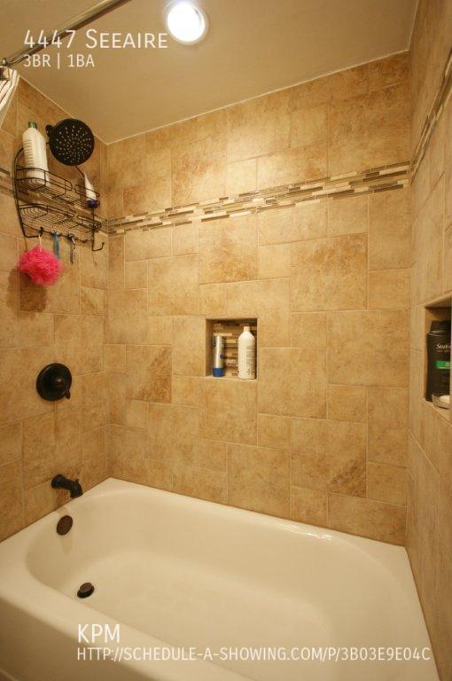 3 BED | 1 BATH | DOUBLE CAR GARAGE | WEST property image