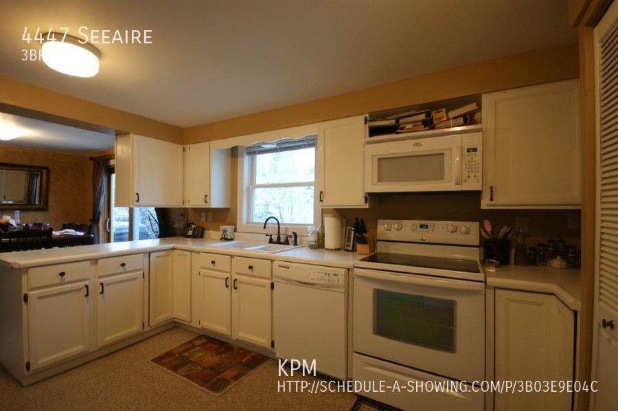 3 BED | 1 BATH | DOUBLE CAR GARAGE | WEST property image