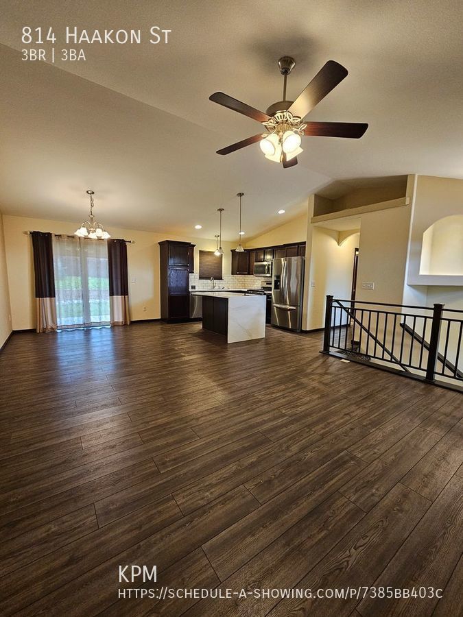 3 BED | 2.5 BATH | SPLIT-FOYER HOME | DOUBLE GARAGE | RAPID VALLEY property image