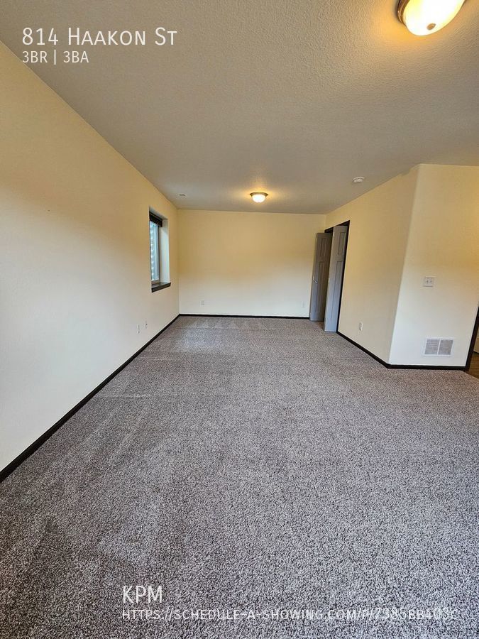 3 BED | 2.5 BATH | SPLIT-FOYER HOME | DOUBLE GARAGE | RAPID VALLEY property image