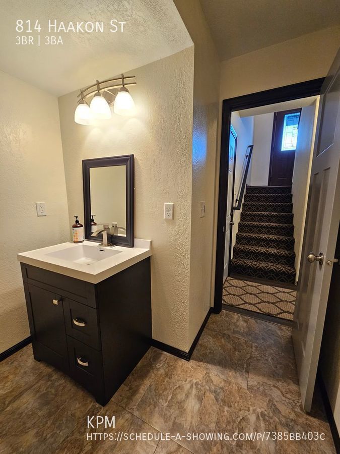 3 BED | 2.5 BATH | SPLIT-FOYER HOME | DOUBLE GARAGE | RAPID VALLEY property image