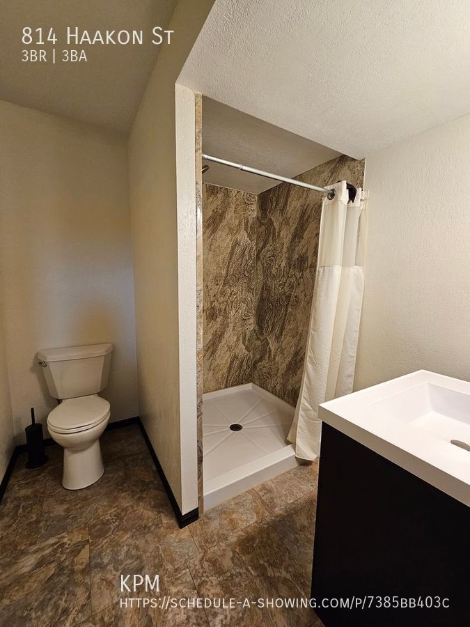 3 BED | 2.5 BATH | SPLIT-FOYER HOME | DOUBLE GARAGE | RAPID VALLEY property image