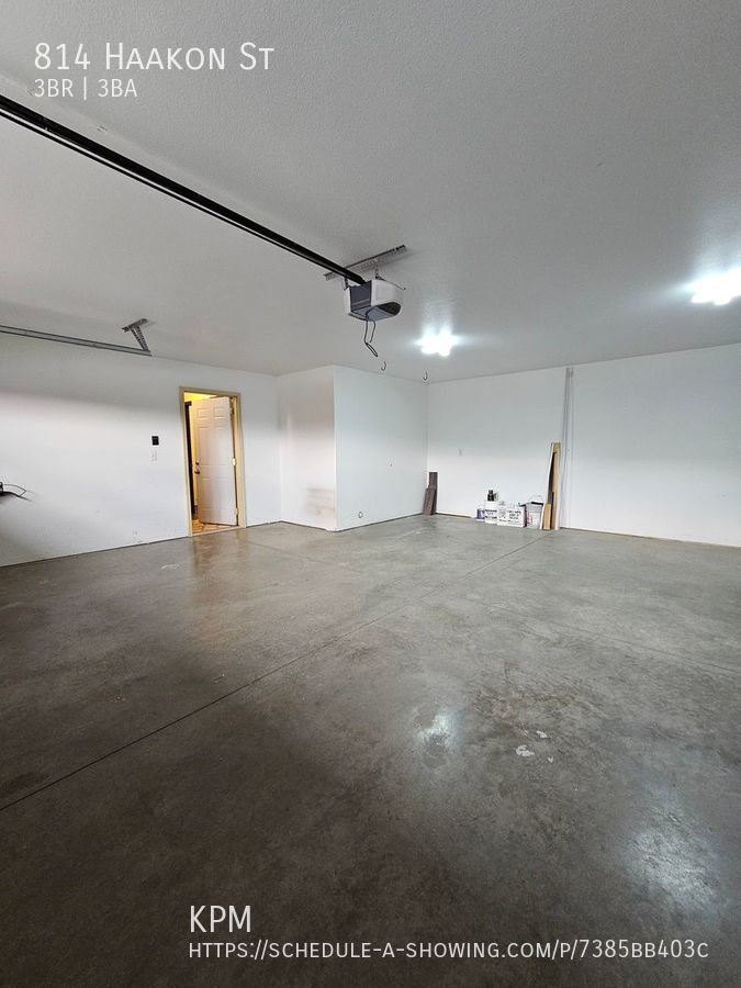 3 BED | 2.5 BATH | SPLIT-FOYER HOME | DOUBLE GARAGE | RAPID VALLEY property image