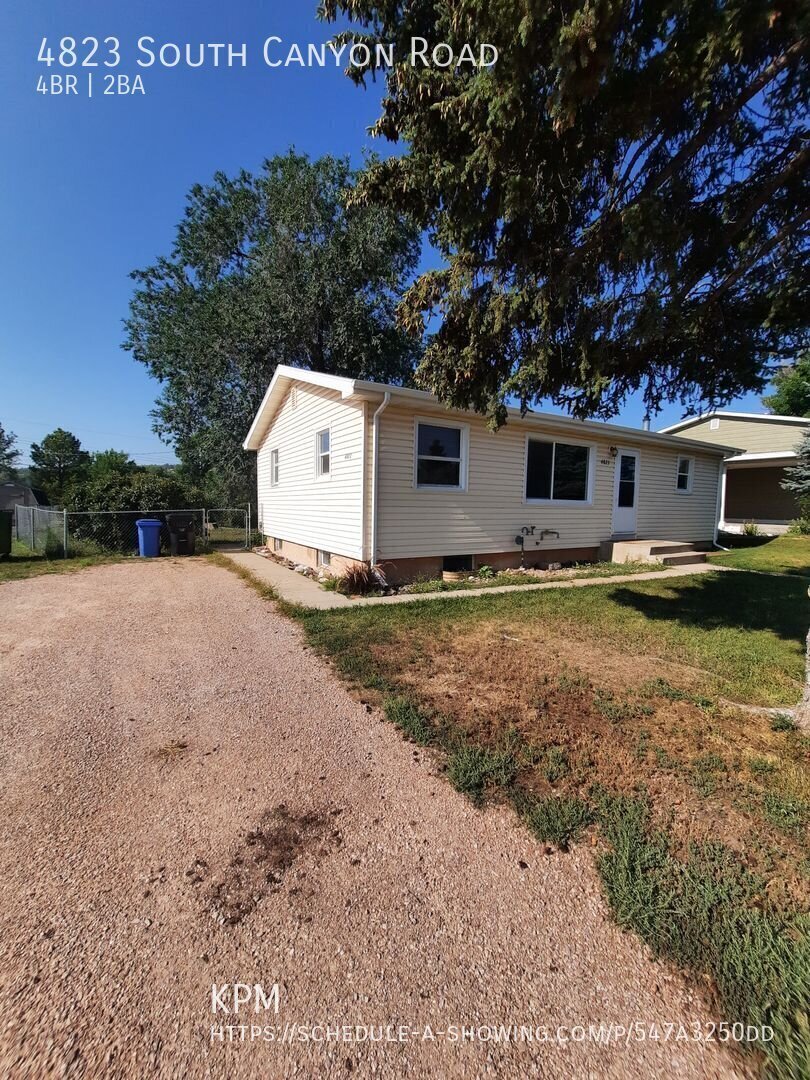 4 BEDROOM | 2 BATH | LARGE FENCED IN YARD | WEST property image