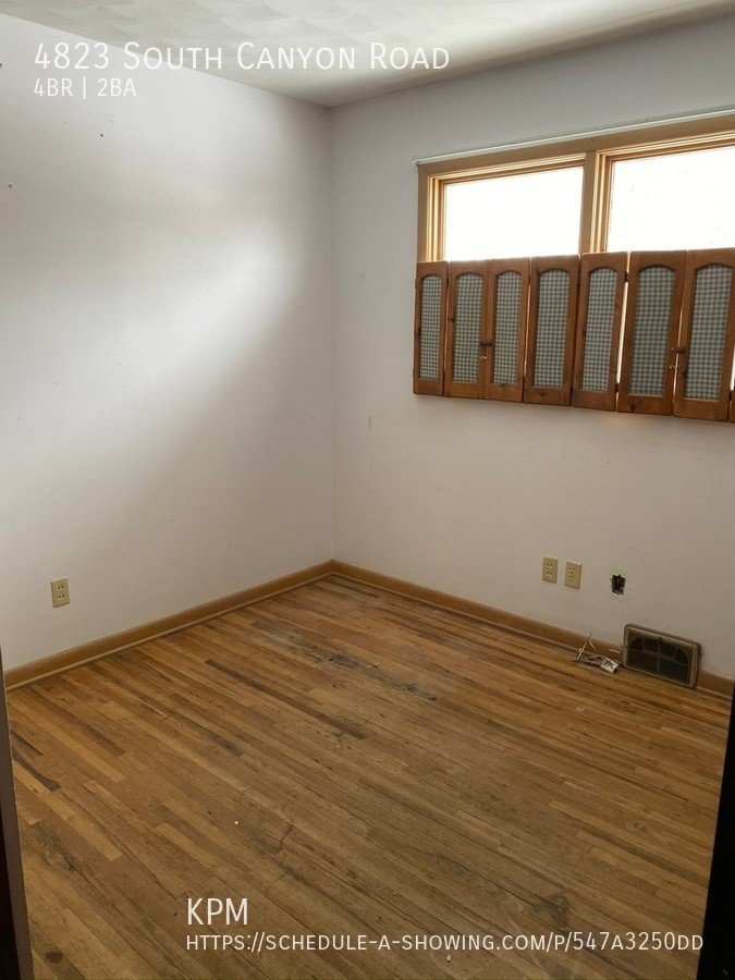 4 BEDROOM | 2 BATH | LARGE FENCED IN YARD | WEST property image