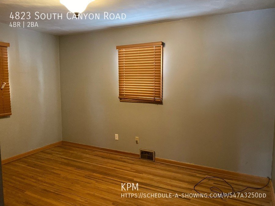 4 BEDROOM | 2 BATH | LARGE FENCED IN YARD | WEST property image