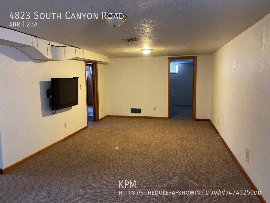4 BEDROOM | 2 BATH | LARGE FENCED IN YARD | WEST property image