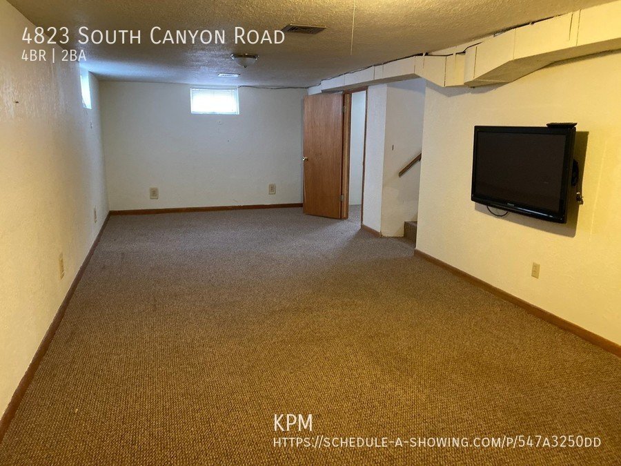 4 BEDROOM | 2 BATH | LARGE FENCED IN YARD | WEST property image