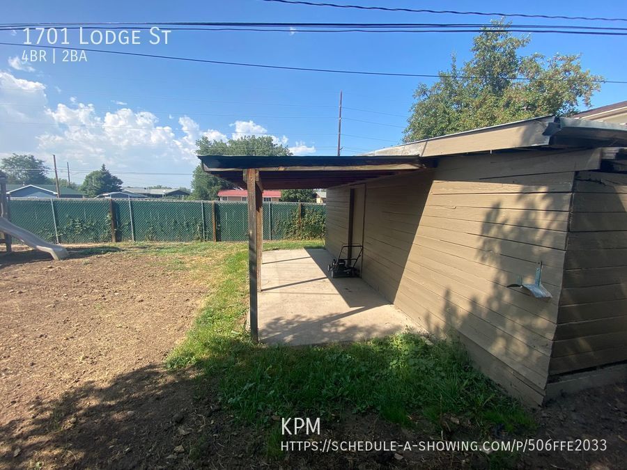 4 BED | 1.5 BATH | HOME | CARPORT | WEST property image