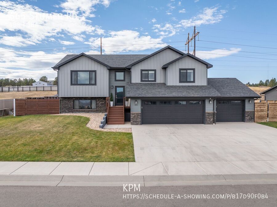 4 BED | 3 BATH | TRIPLE CAR GARAGE | SOUTH | PET NEGOTIABLE property image