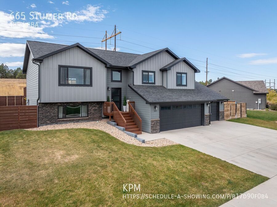 4 BED | 3 BATH | TRIPLE CAR GARAGE | SOUTH | PET NEGOTIABLE property image