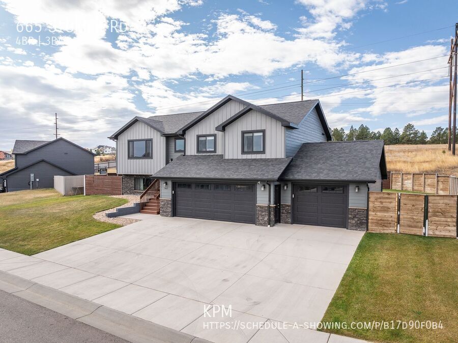 4 BED | 3 BATH | TRIPLE CAR GARAGE | SOUTH | PET NEGOTIABLE property image