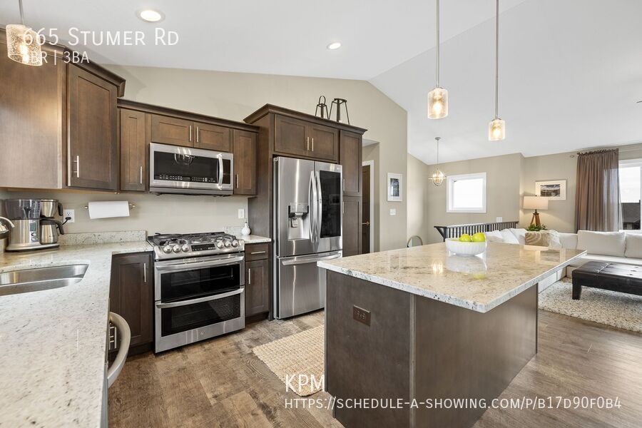 4 BED | 3 BATH | TRIPLE CAR GARAGE | SOUTH | PET NEGOTIABLE property image