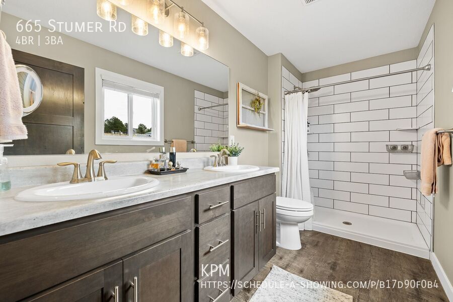 4 BED | 3 BATH | TRIPLE CAR GARAGE | SOUTH | PET NEGOTIABLE property image