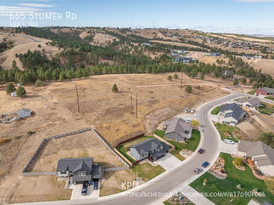 4 BED | 3 BATH | TRIPLE CAR GARAGE | SOUTH | PET NEGOTIABLE property image