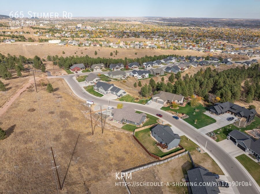 4 BED | 3 BATH | TRIPLE CAR GARAGE | SOUTH | PET NEGOTIABLE property image