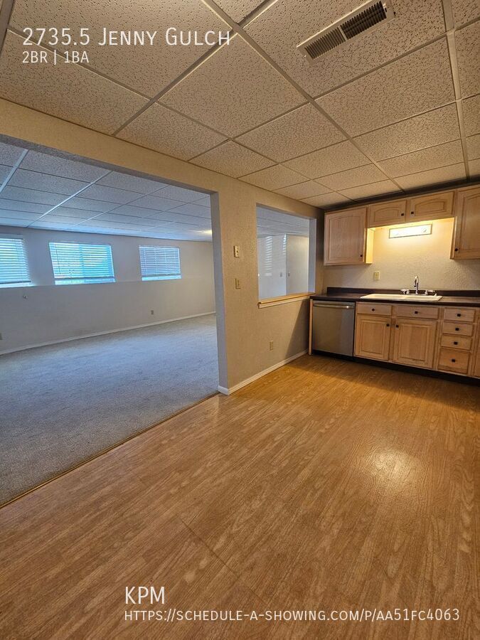 2 BED | 1 BATH | LOWER DUPLEX APARTMENT | WEST property image