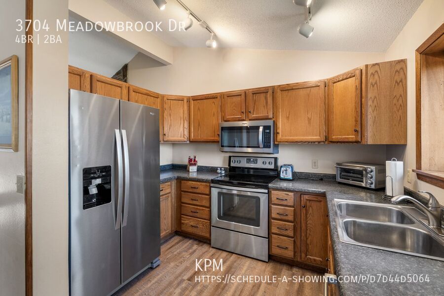 4 BED | 2 BATH | DOUBLE GARAGE | WEST property image