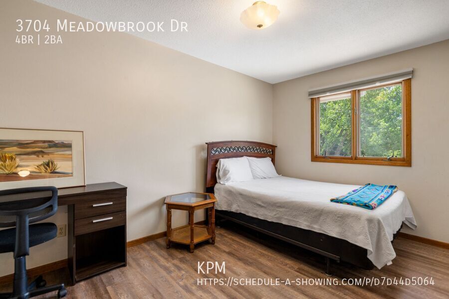 4 BED | 2 BATH | DOUBLE GARAGE | WEST property image