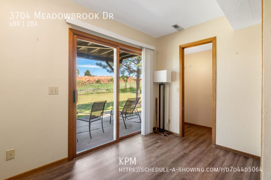 4 BED | 2 BATH | DOUBLE GARAGE | WEST property image