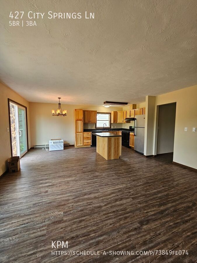5 BED | 3 BATH | WEST SIDE HOME | DOUBLE GARAGE property image