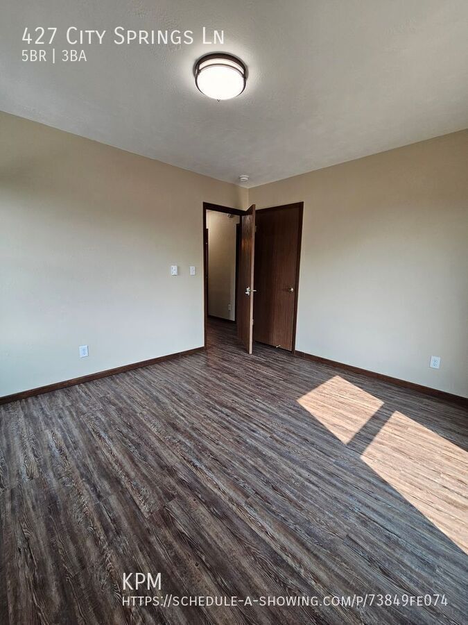 5 BED | 3 BATH | WEST SIDE HOME | DOUBLE GARAGE property image