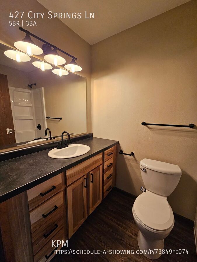 5 BED | 3 BATH | WEST SIDE HOME | DOUBLE GARAGE property image