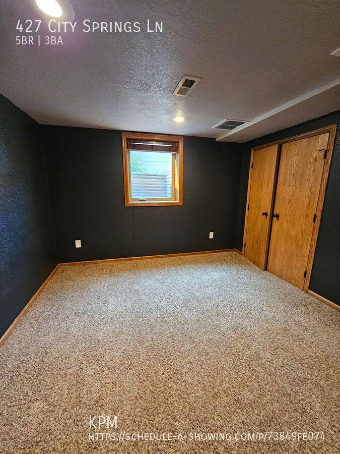 5 BED | 3 BATH | WEST SIDE HOME | DOUBLE GARAGE property image