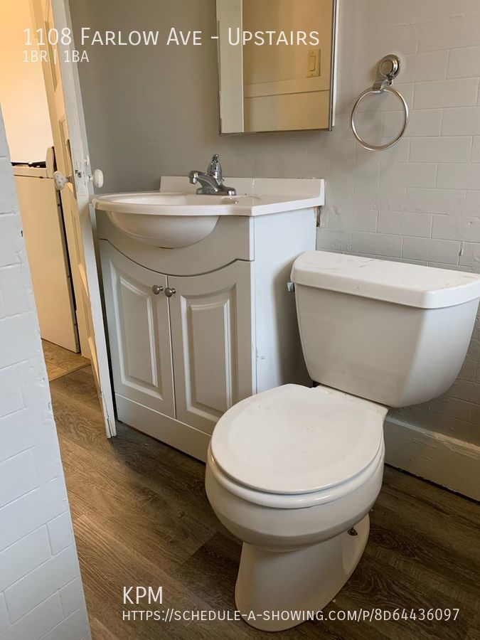 1 BED | 1 BATH | + OFFICE | UPPER-LEVEL APARTMENT | NORTH property image
