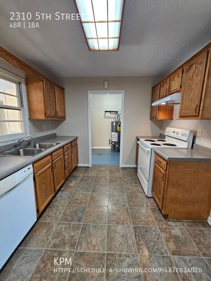 4 BED | 1 BATH | SINGLE-LEVEL LIVING| SOUTH property image