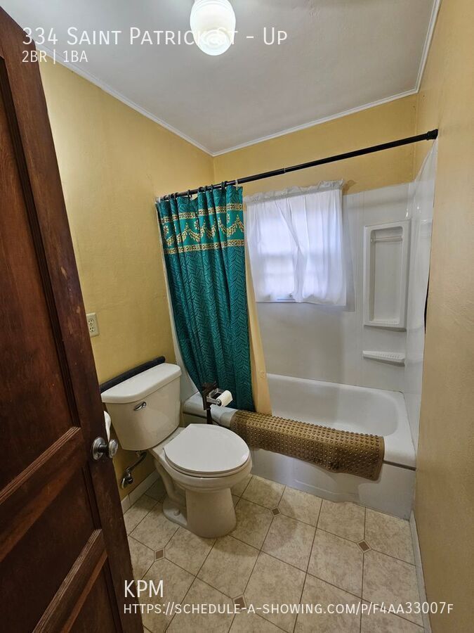 2 BED | 1 BATH | UPPER-LEVEL DUPLEX | UTILITIES INCLUDED property image