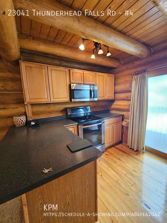 LOG COTTAGE IN THE HILLS | 1 BEDROOM | 1 BATH property image