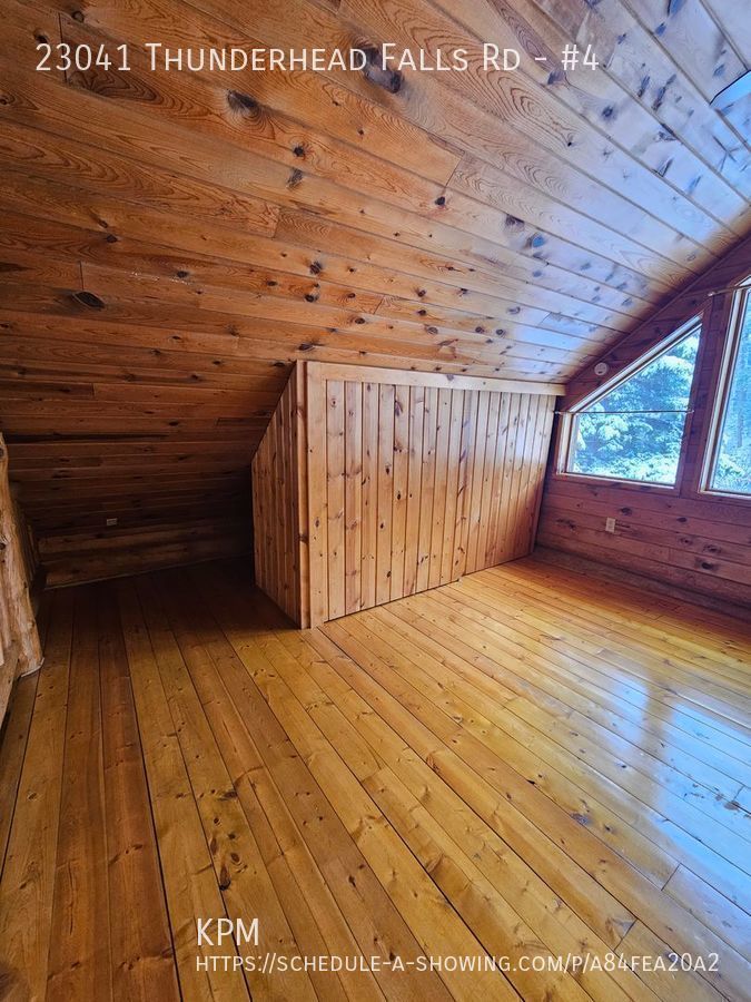 LOG COTTAGE IN THE HILLS | 1 BEDROOM | 1 BATH property image