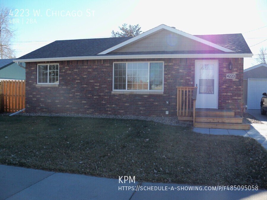 4 BED | 2 BATH | SINGLE CAR GARAGE | WEST property image
