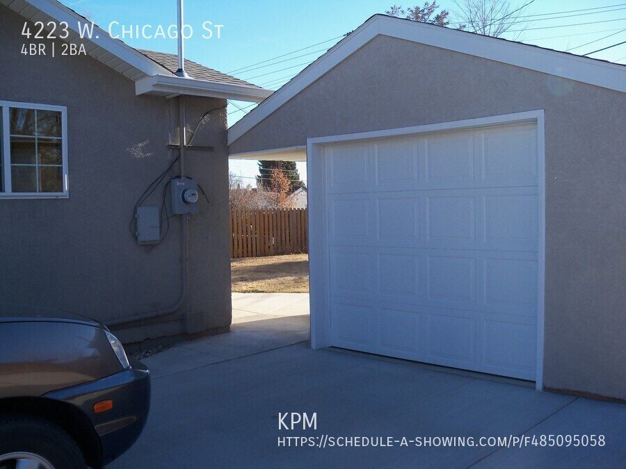 4 BED | 2 BATH | SINGLE CAR GARAGE | WEST property image