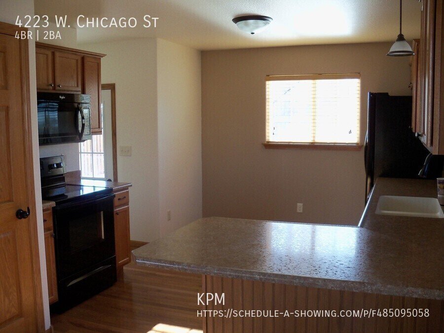 4 BED | 2 BATH | SINGLE CAR GARAGE | WEST property image