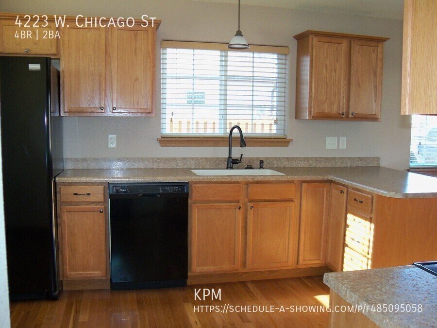 4 BED | 2 BATH | SINGLE CAR GARAGE | WEST property image