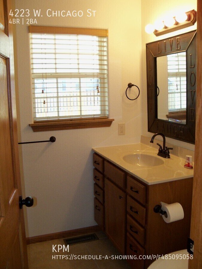 4 BED | 2 BATH | SINGLE CAR GARAGE | WEST property image
