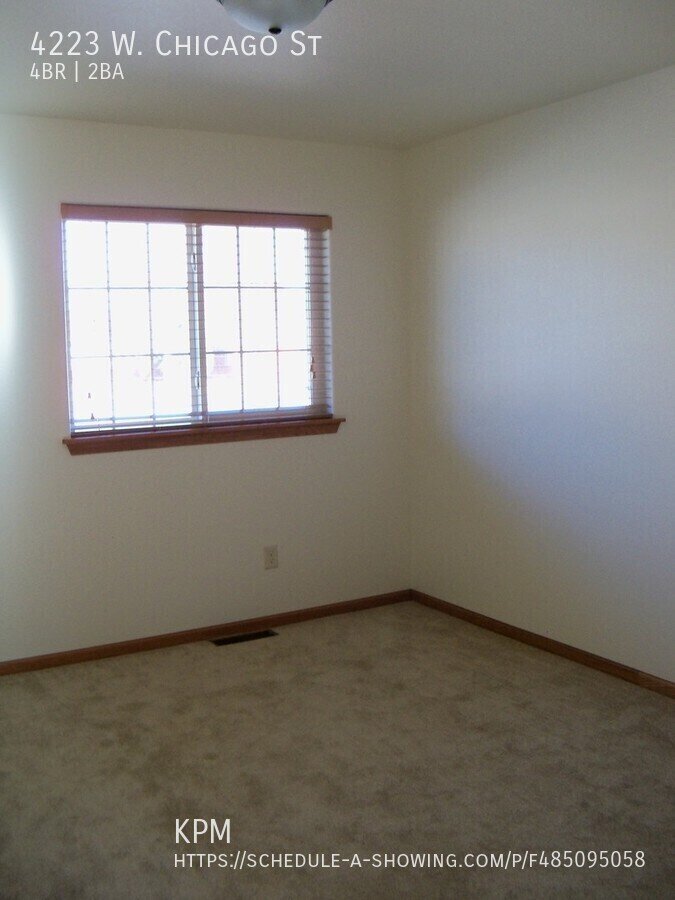 4 BED | 2 BATH | SINGLE CAR GARAGE | WEST property image