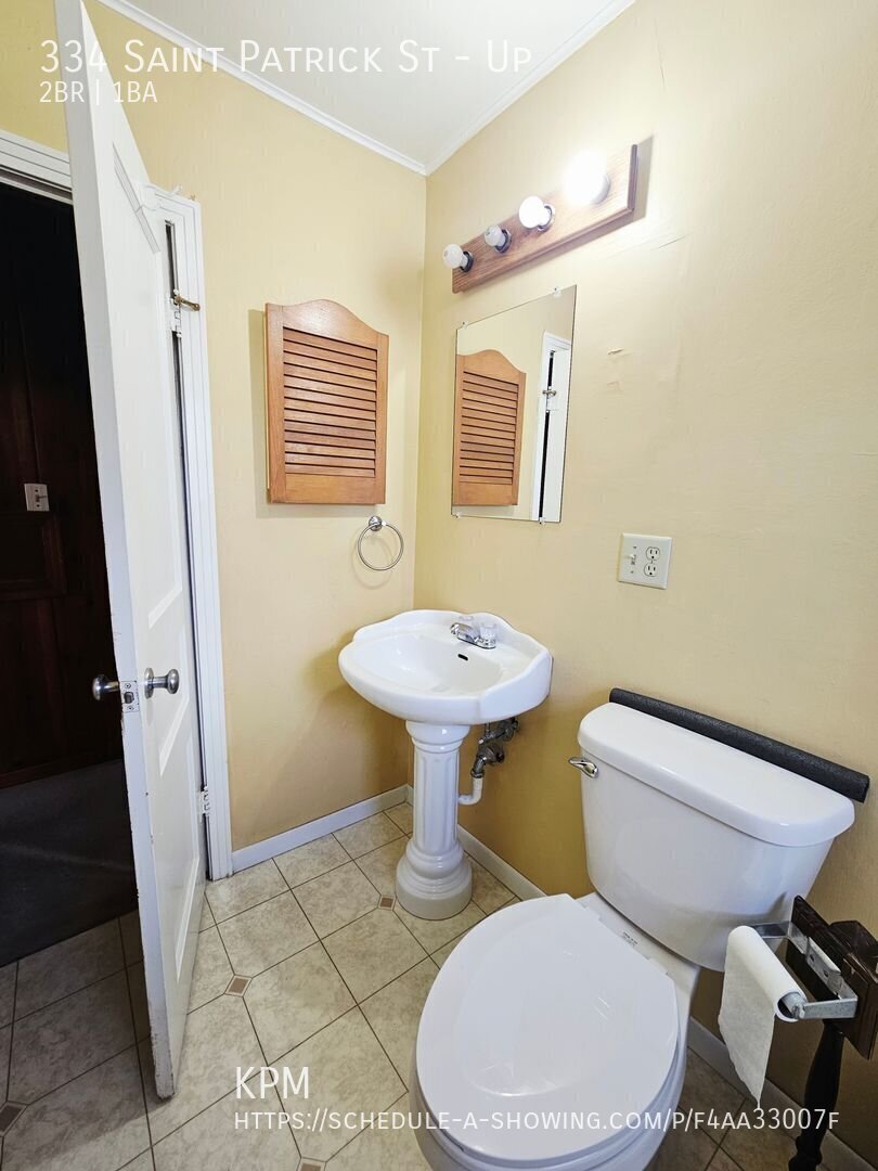 2 BED | 1 BATH | UPPER-LEVEL DUPLEX | UTILITIES INCLUDED property image