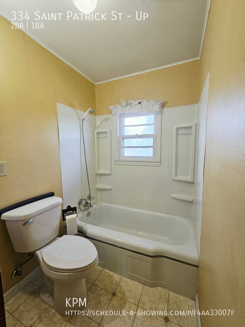 2 BED | 1 BATH | UPPER-LEVEL DUPLEX | UTILITIES INCLUDED property image