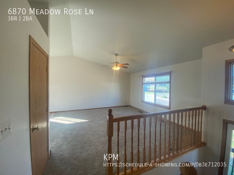 3 BED | 2 BATH | SPLIT FOYER | BLACK HAWK property image